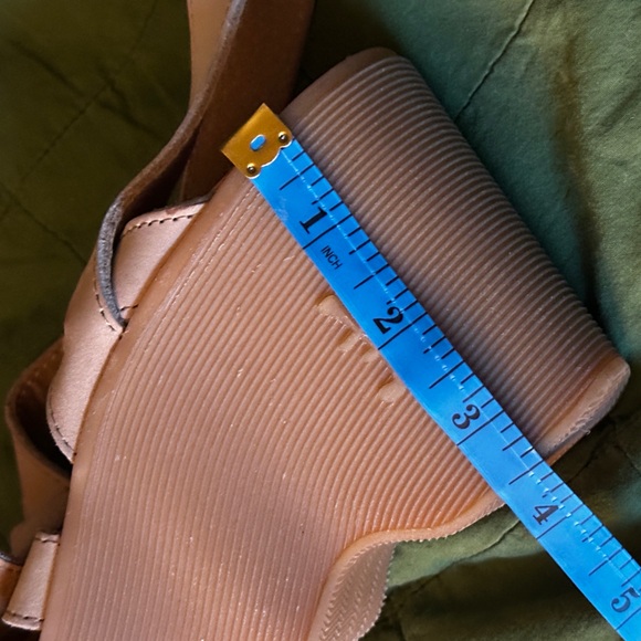 Famolare Wedge Sandals Strappy Shoes Tan Leather Wavy Platform Size 10 - Picture 9 of 11